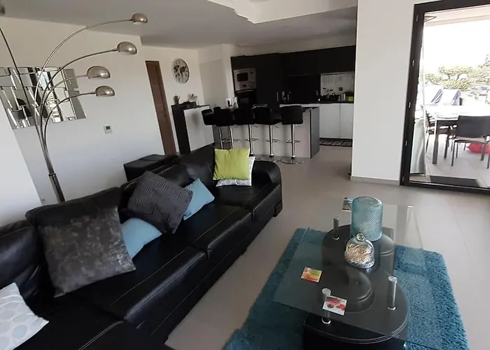 Dernier Etage Avec Privatif Sur Grande Terrasse Апартаменти